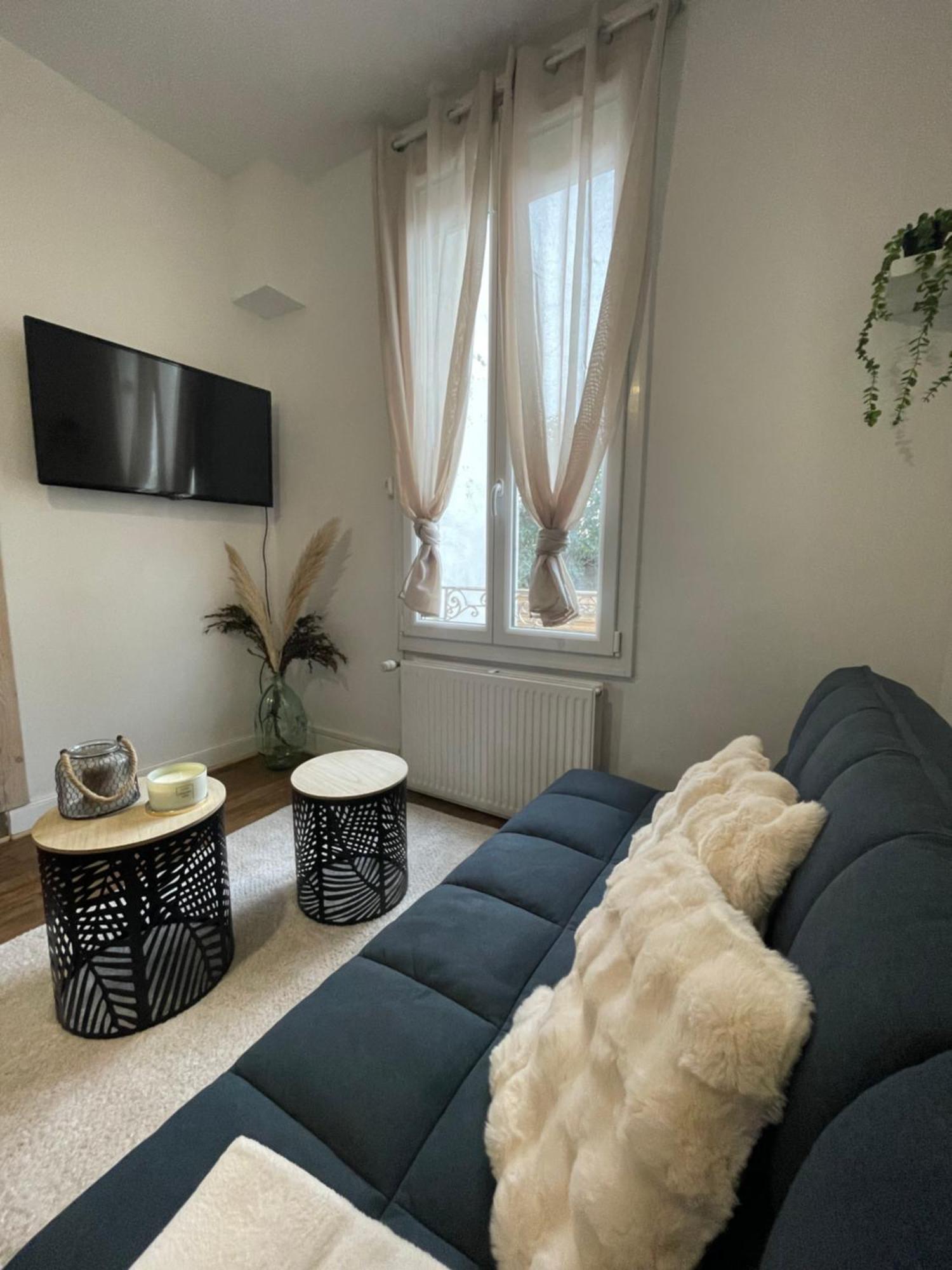 Chaleureuse Villa Saint-Julien-les-Villas Екстериор снимка